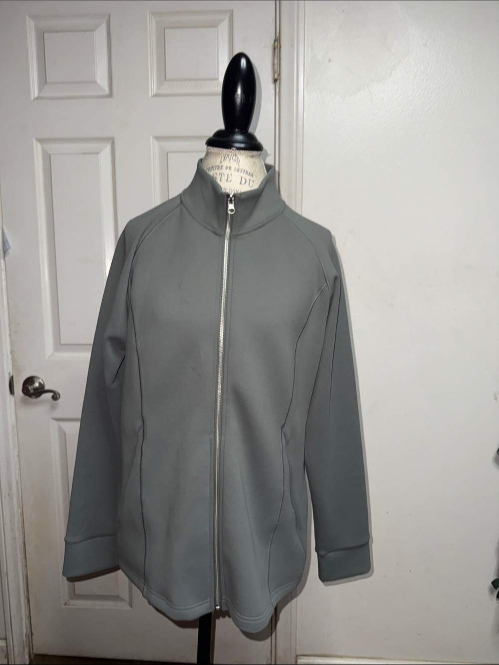 Women’s jacket.